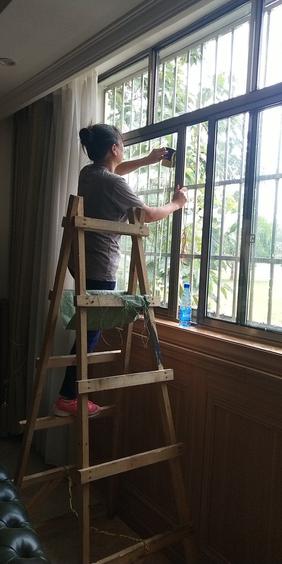湖南長遠鋰科玻璃清洗工程