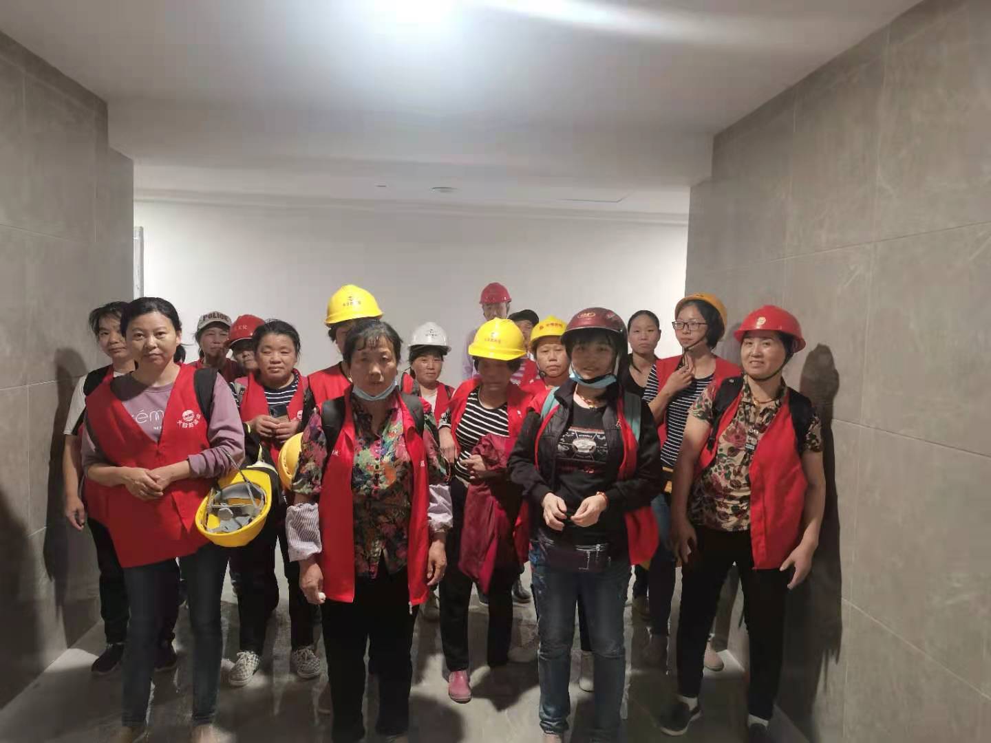 金茂灣公寓樓開荒保潔